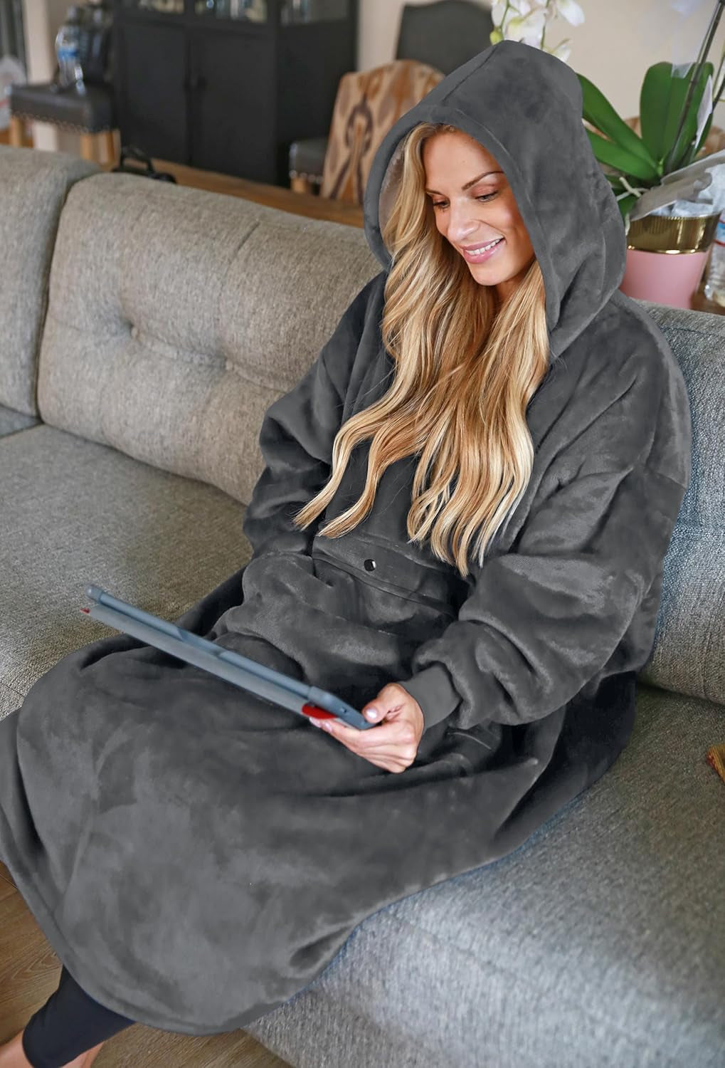 Cozy Up with Tirrinia Extra Long Oversized Sherpa Hoodie Blanket - Perfect Christmas Gift for Men, Women, and Teens in Grey!