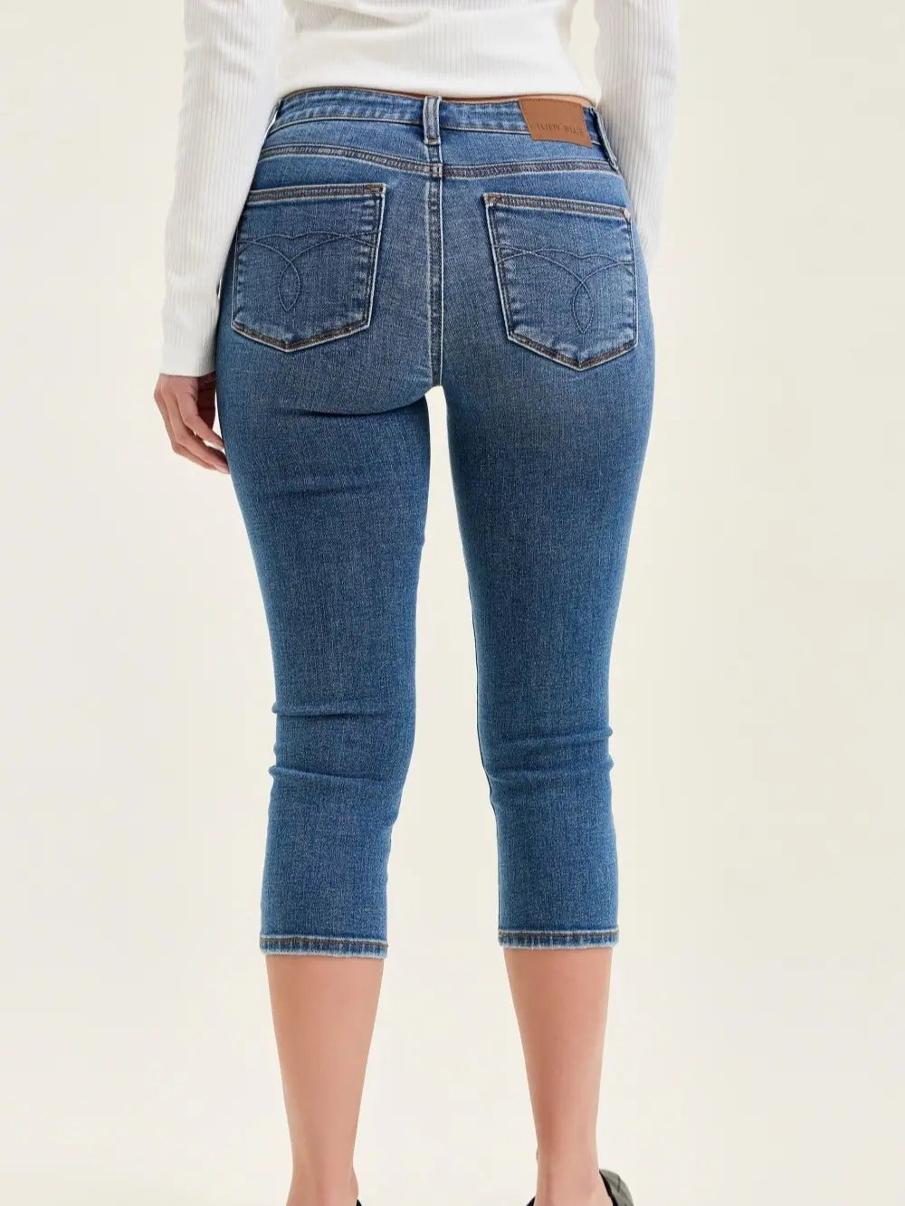 NATY JUDY BLUE MID WAIST CAPRI JEAN