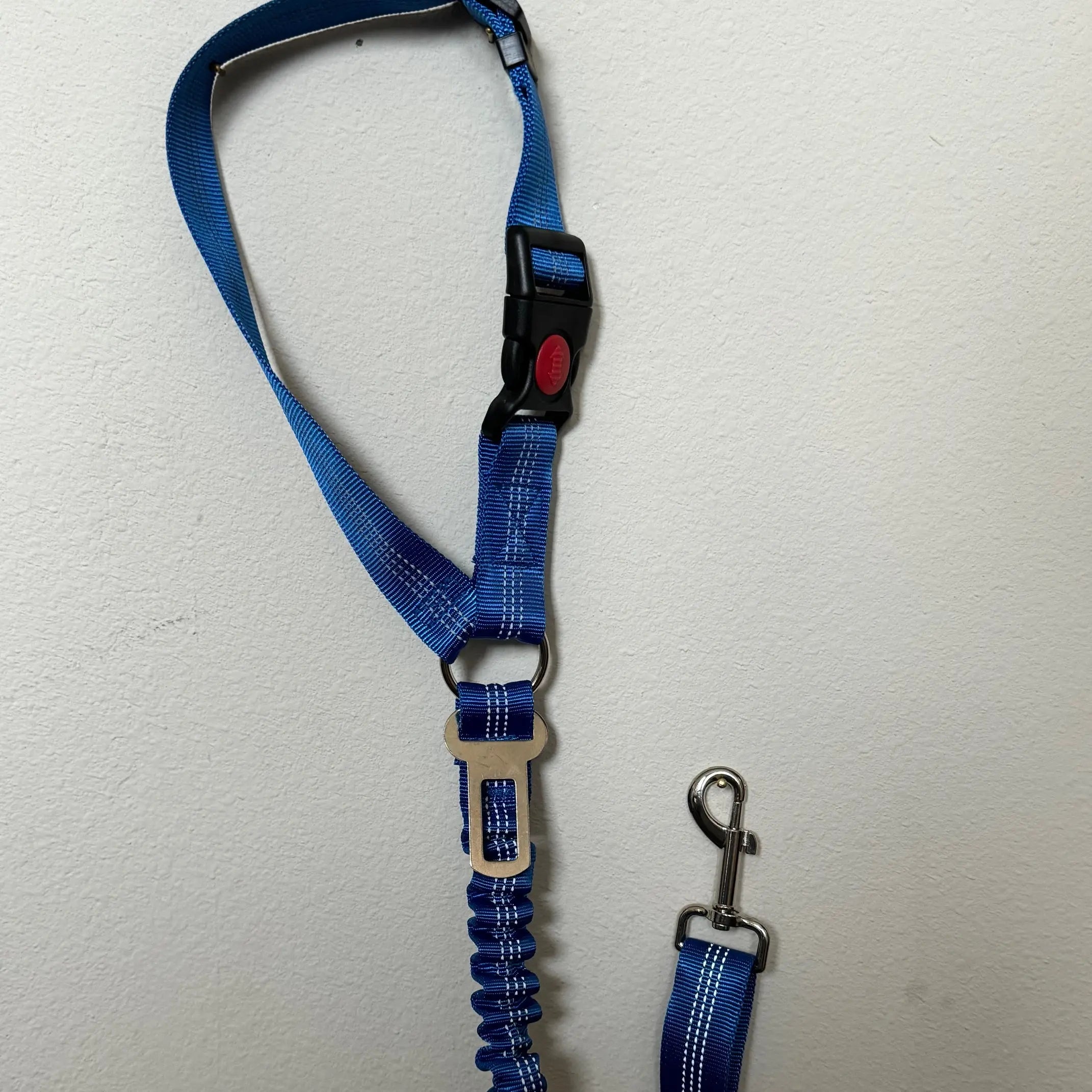 2-Pack Adjustable Dog Seat Belt Headrest Clip with 3-in-1 Harness Buckle and Leash - Reflective Car Harness Pet Supplies