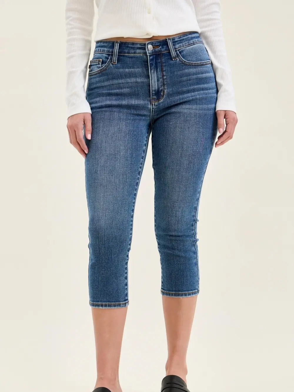 NATY JUDY BLUE MID WAIST CAPRI JEAN